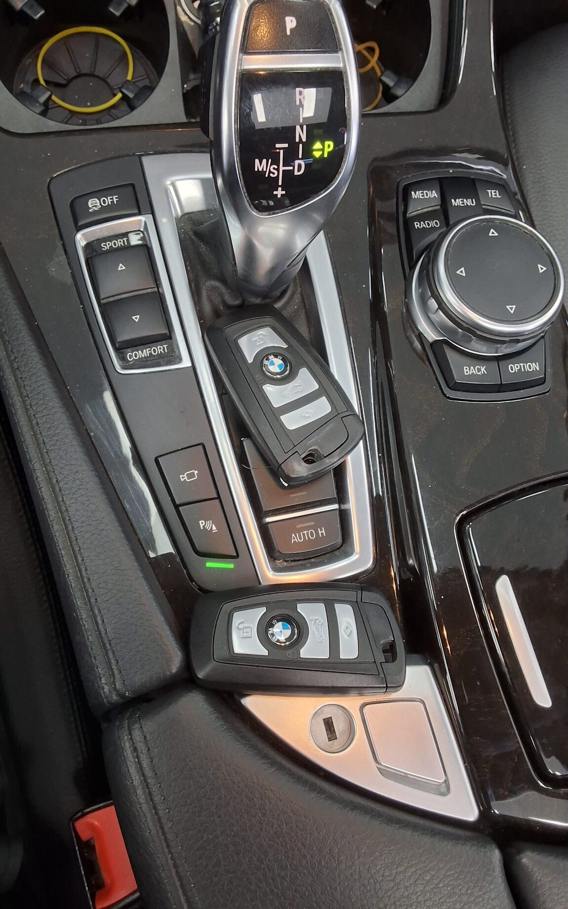 BMW 5 SERIES (6TH GEN) 528i 2015 - zdjęcie 20