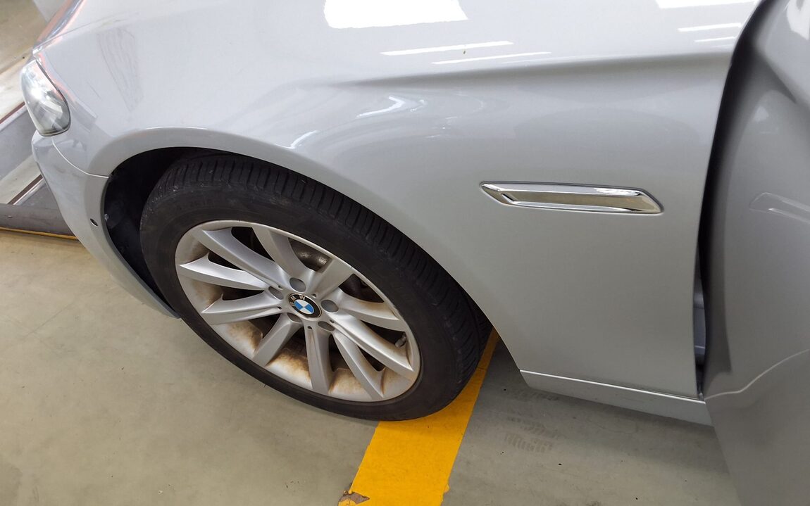 BMW 5 SERIES (6TH GEN) 528i 2015 - zdjęcie 25
