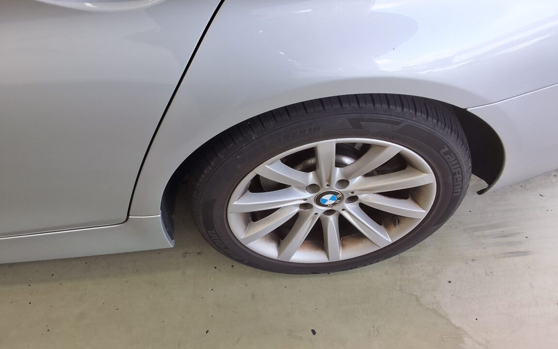 BMW 5 SERIES (6TH GEN) 528i 2015 - zdjęcie 26