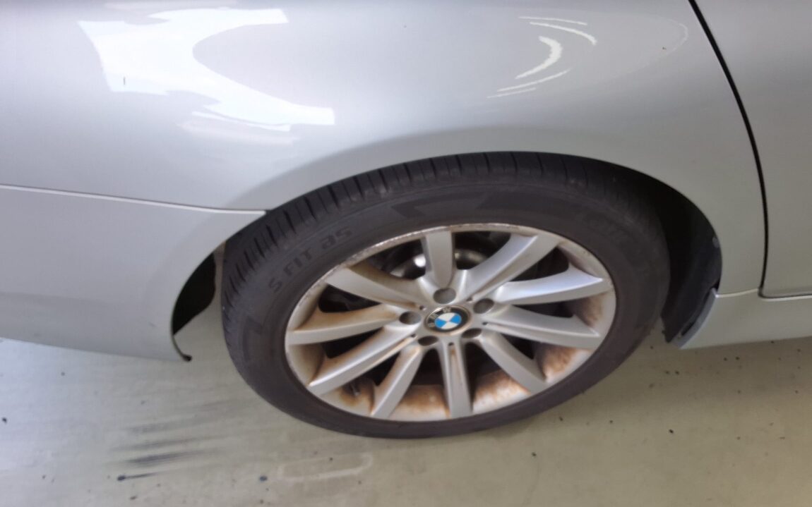 BMW 5 SERIES (6TH GEN) 528i 2015 - zdjęcie 28