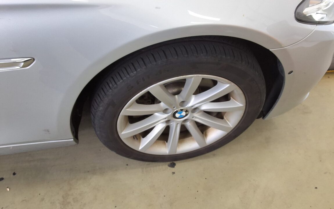 BMW 5 SERIES (6TH GEN) 528i 2015 - zdjęcie 27