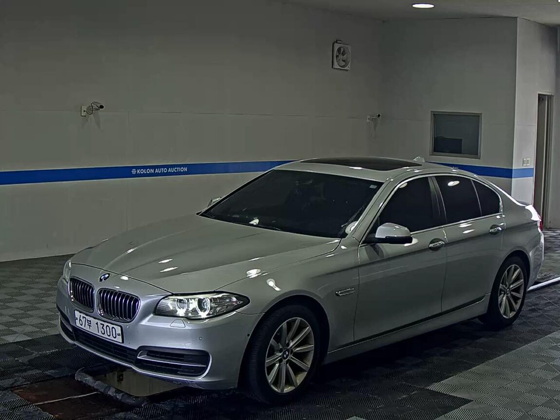 BMW 5 SERIES (6TH GEN) 528i 2015 - zdjęcie 2