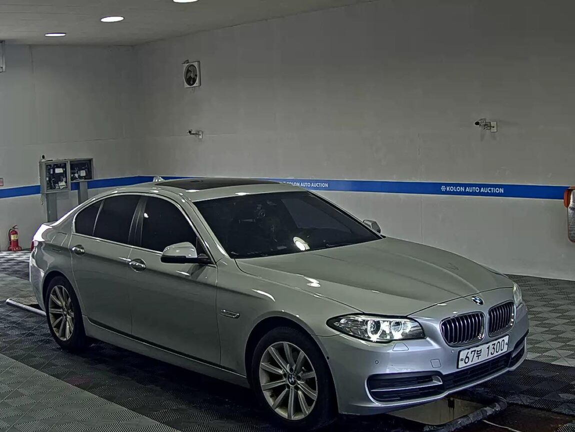 BMW 5 SERIES (6TH GEN) 528i 2015 - zdjęcie 3