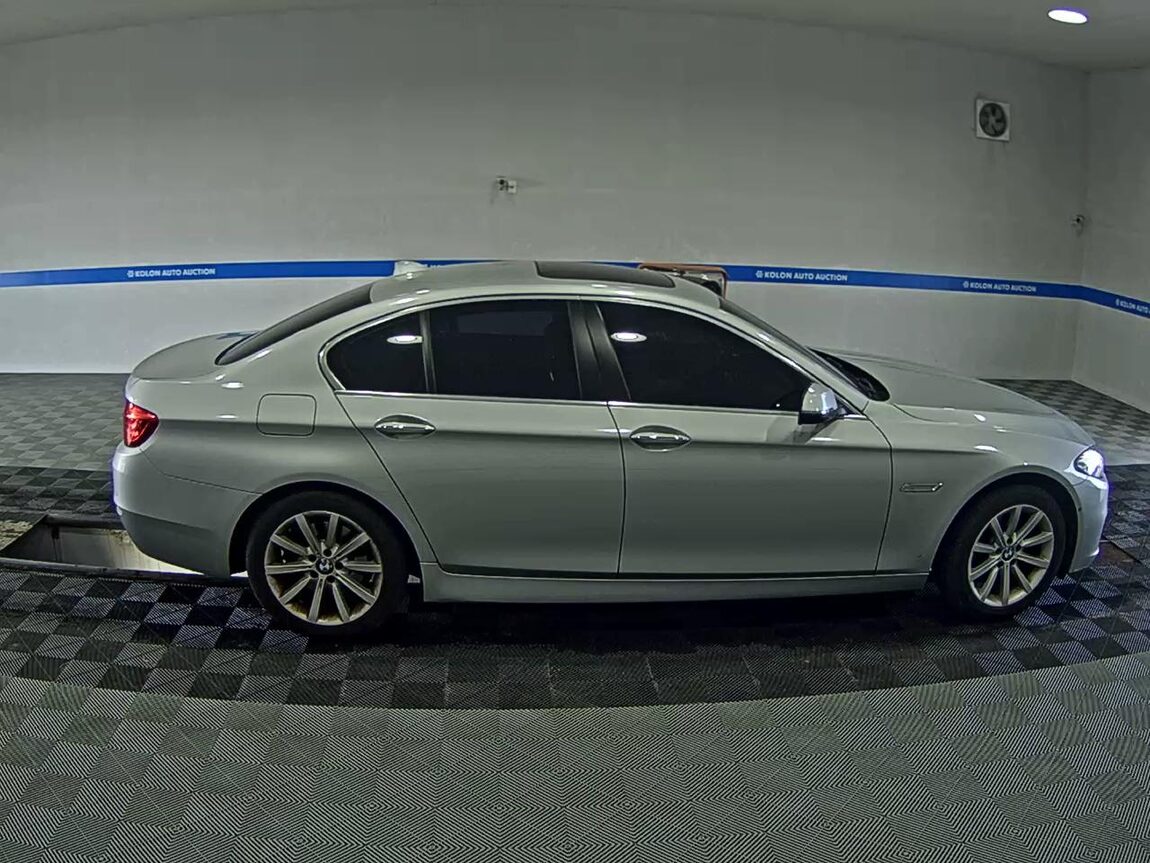 BMW 5 SERIES (6TH GEN) 528i 2015 - zdjęcie 4