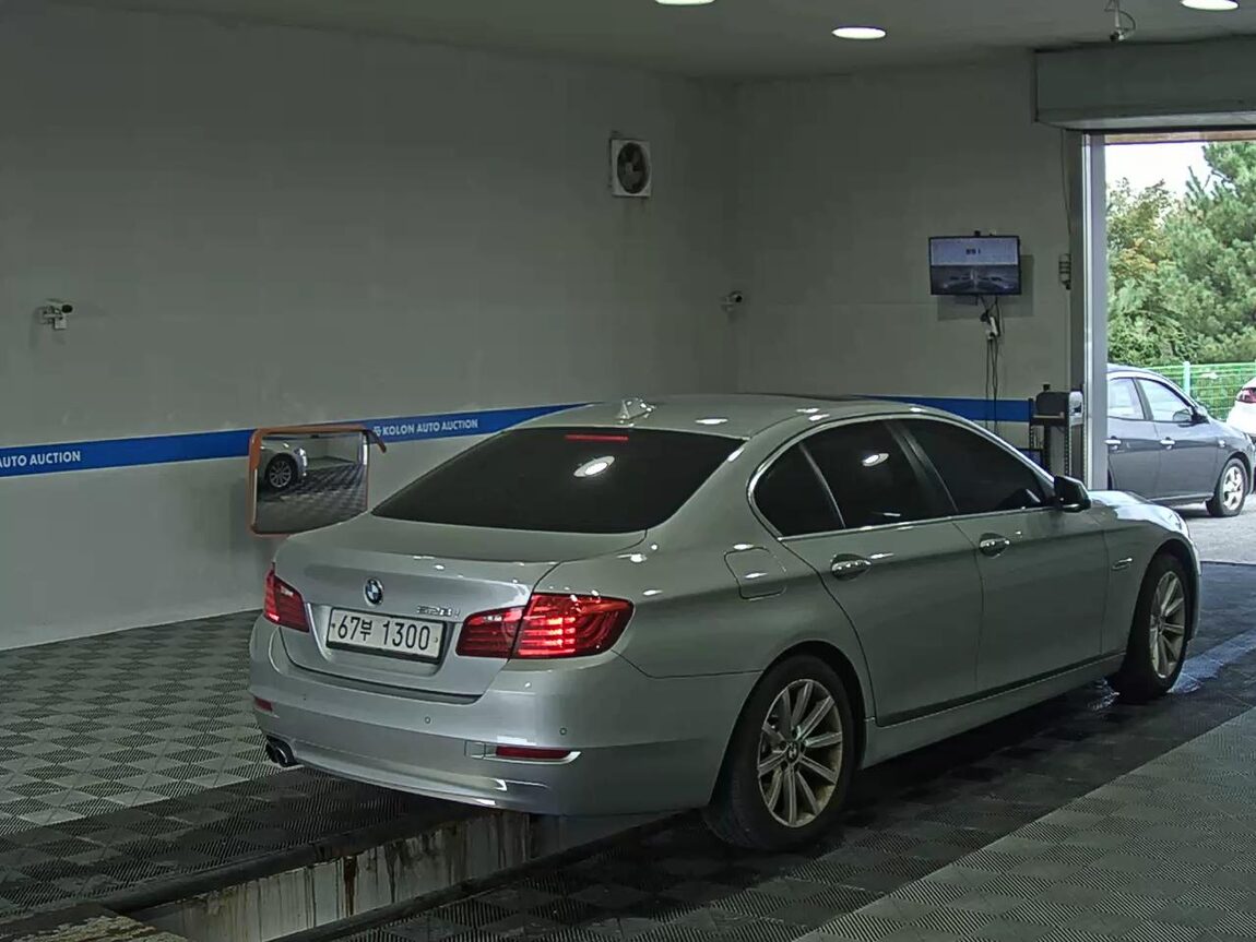 BMW 5 SERIES (6TH GEN) 528i 2015 - zdjęcie 5
