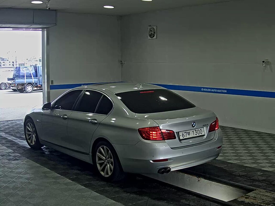 BMW 5 SERIES (6TH GEN) 528i 2015 - zdjęcie 6
