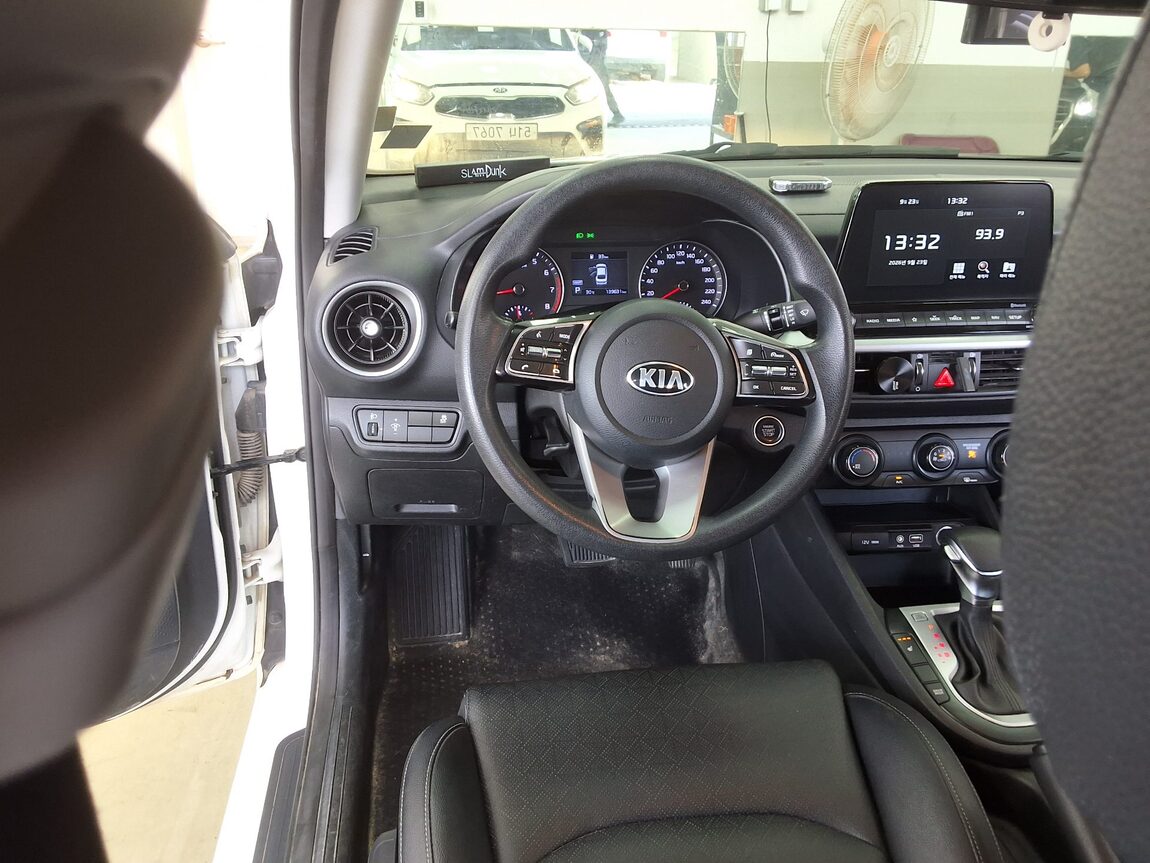 KIA ALL NEW K3 1.6 GASOLINE TRENDY 2019 - zdjęcie 18