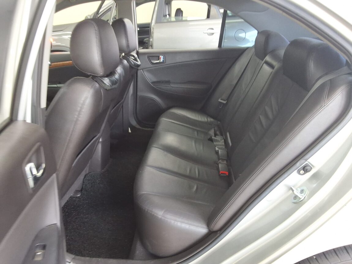 HYUNDAI NF SONATA TRANSFORM N20 SMART BLACK PACK 2009 - zdjęcie 13