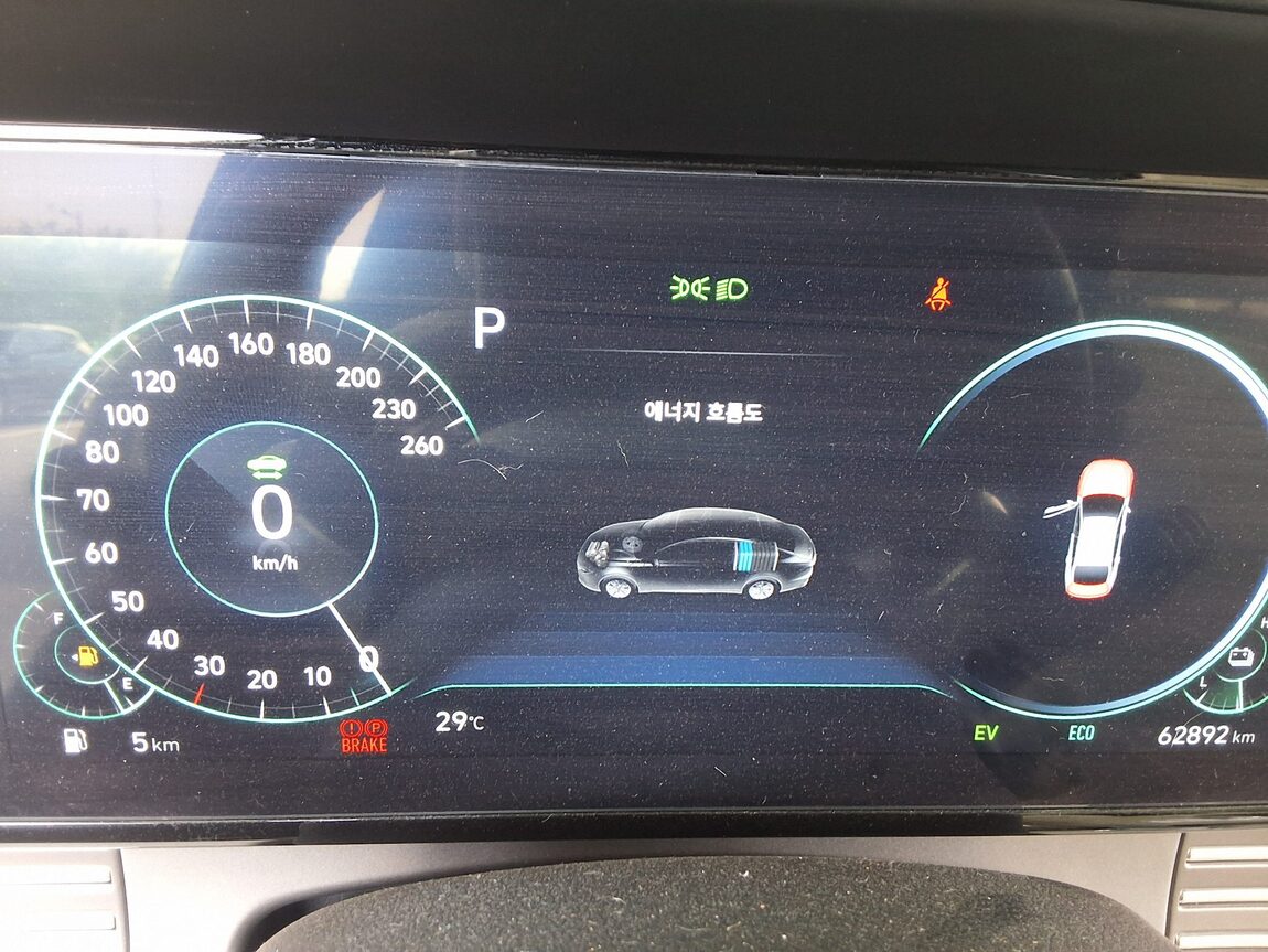 HYUNDAI THE NEW GRANDEUR IG HYBRID 2.4 HEV LE BLANC 2023 - zdjęcie 9