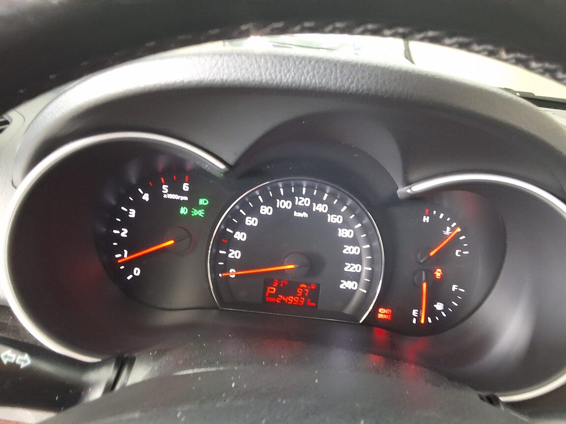KIA NEW SORENTO R R2.0 2WD TLX 2013 - zdjęcie 10