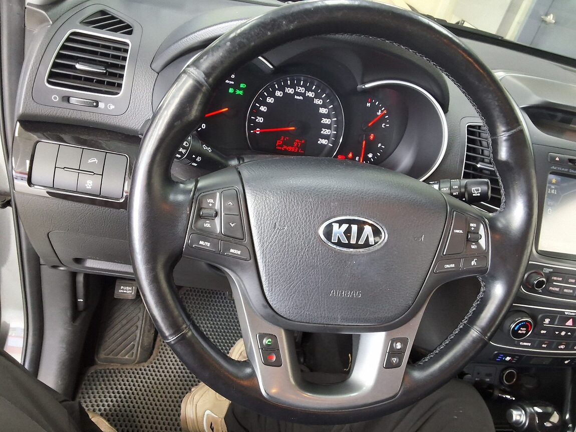 KIA NEW SORENTO R R2.0 2WD TLX 2013 - zdjęcie 23