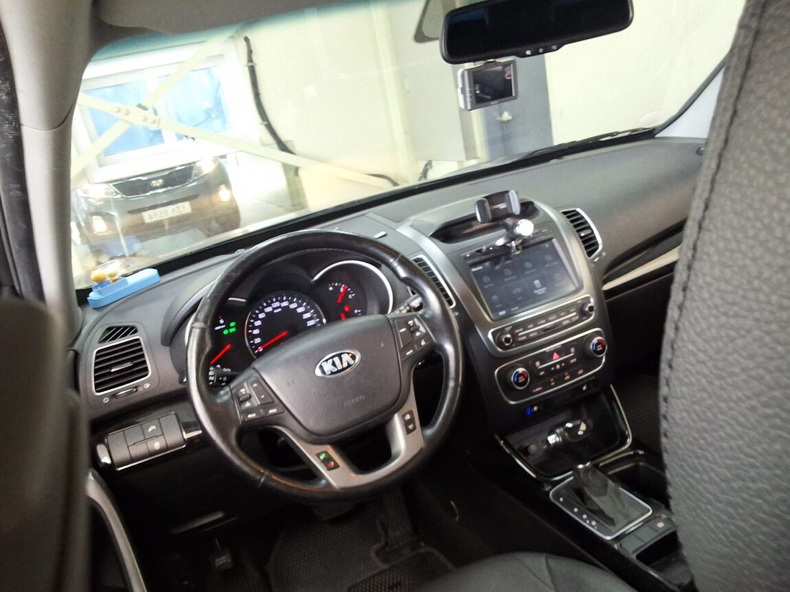 KIA NEW SORENTO R R2.0 2WD TLX 2013 - zdjęcie 12