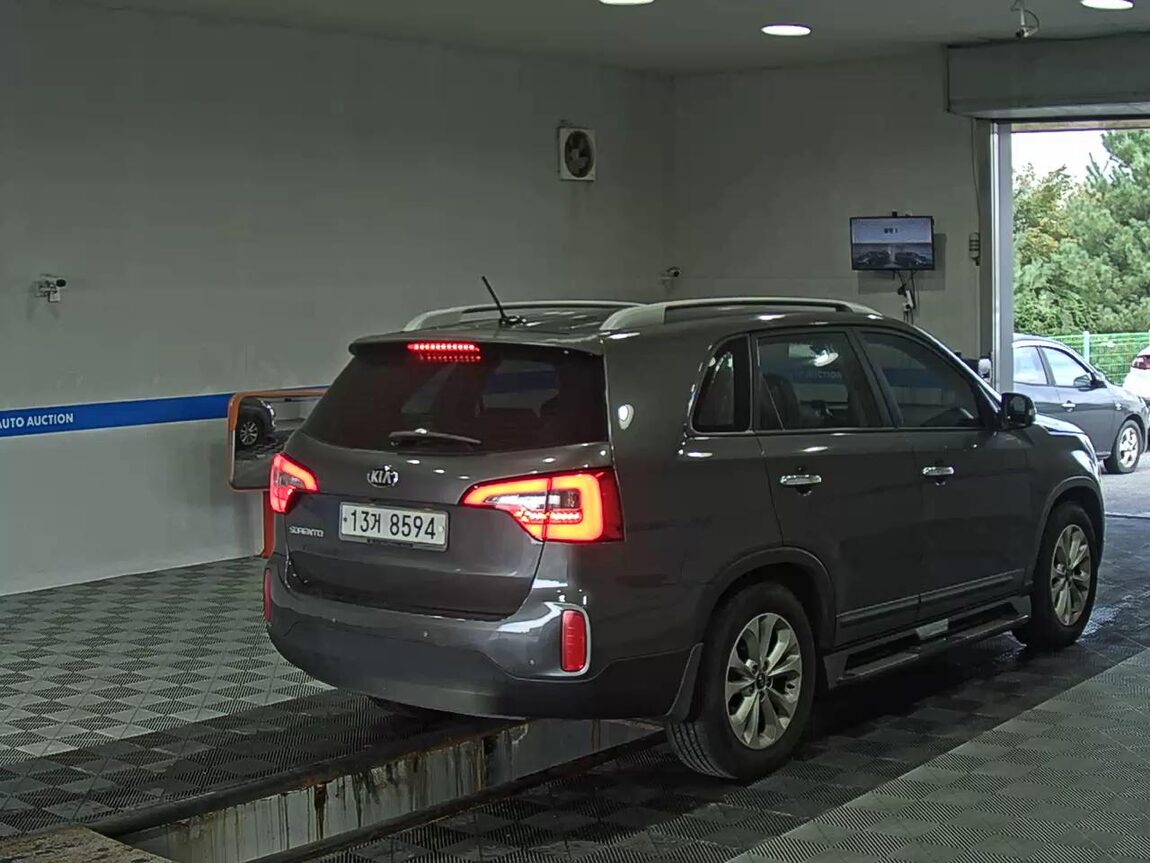 KIA NEW SORENTO R R2.0 2WD TLX 2013 - zdjęcie 5