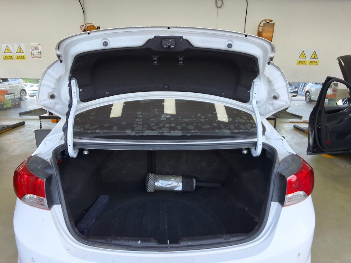 HYUNDAI AVANTE MD M16 GDi PREMIER 2012 - zdjęcie 15