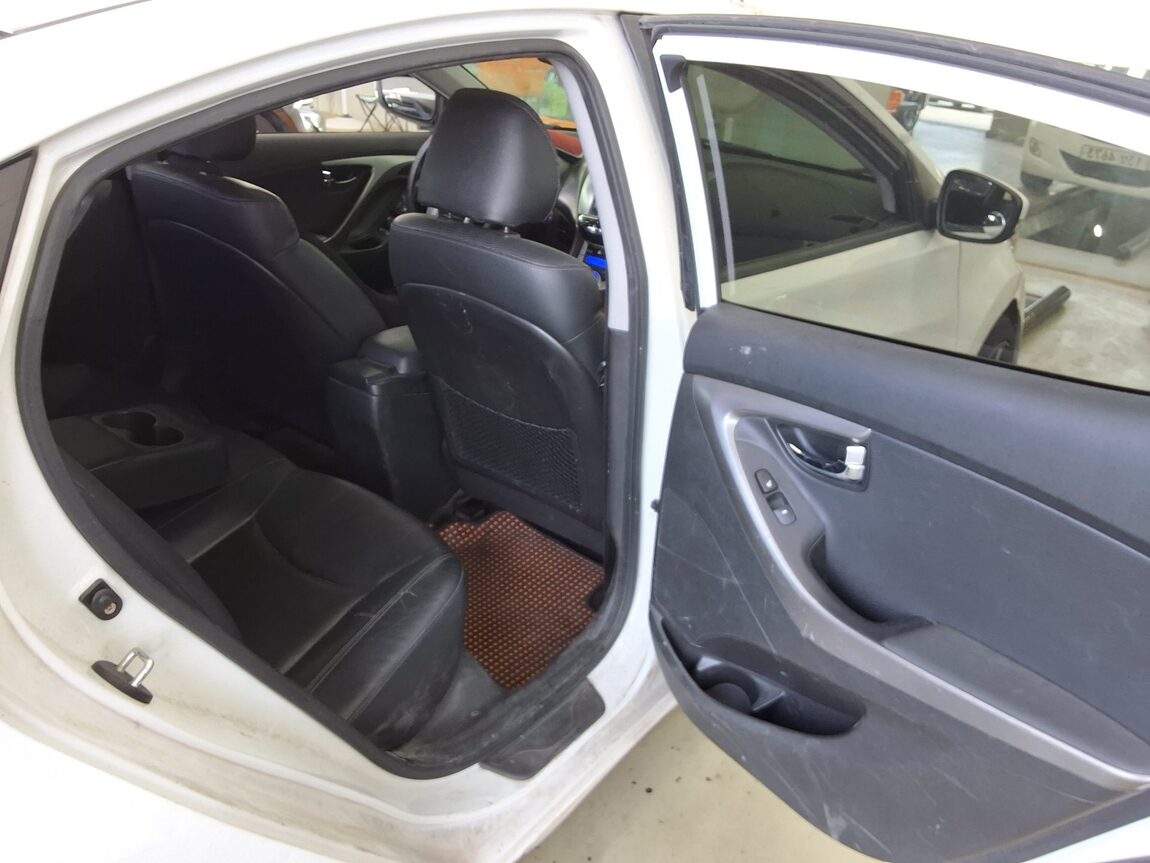 HYUNDAI AVANTE MD M16 GDi PREMIER 2012 - zdjęcie 13