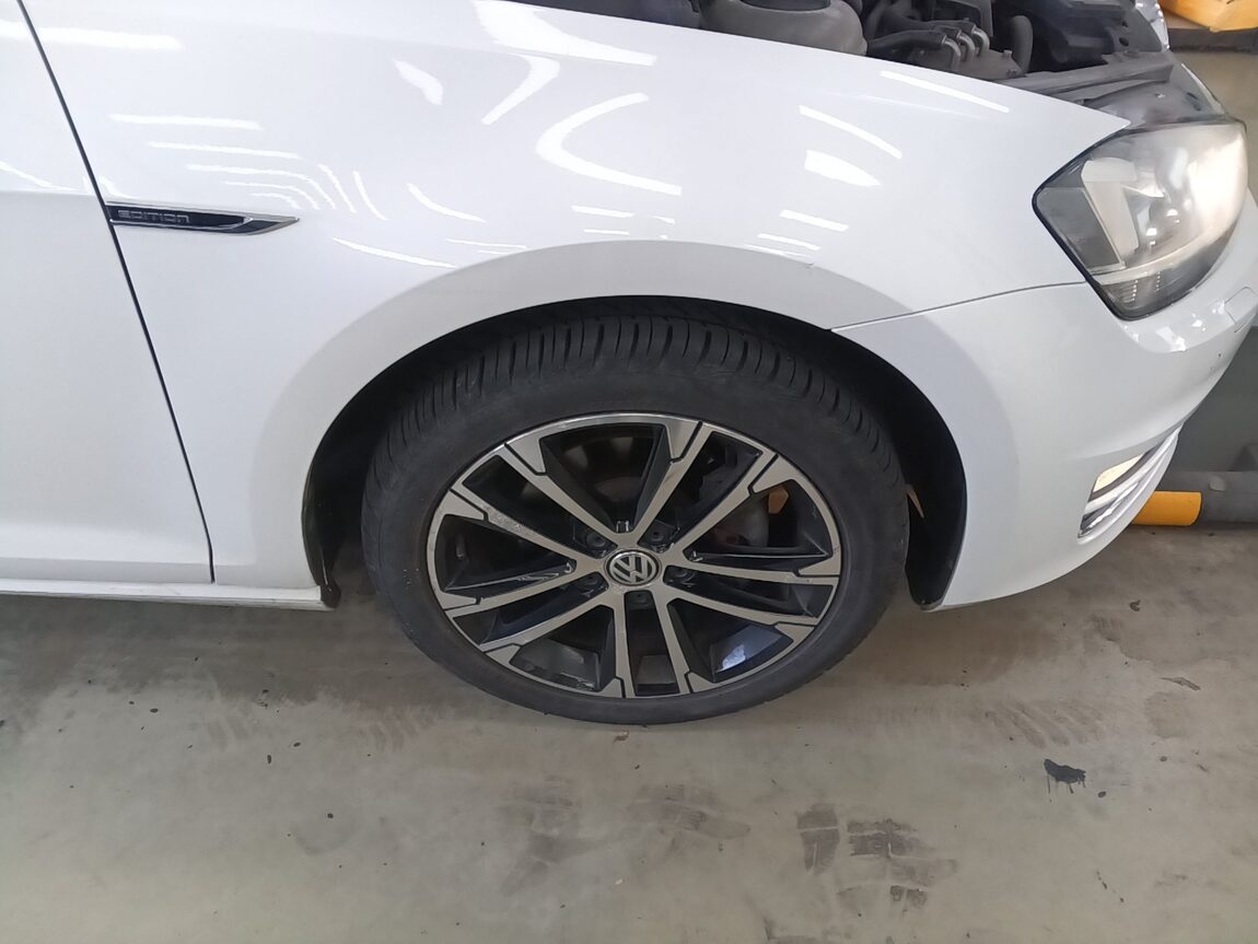 VOLKSWAGEN GOLF (7TH GEN) 2.0 TDI 40TH ANNIVERSARY EDITION 2015 - zdjęcie 29