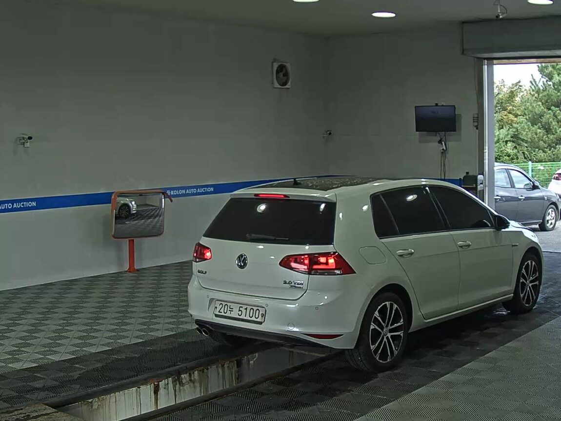 VOLKSWAGEN GOLF (7TH GEN) 2.0 TDI 40TH ANNIVERSARY EDITION 2015 - zdjęcie 5