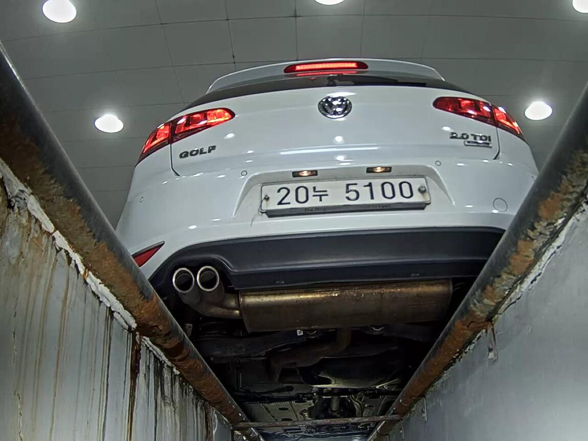 VOLKSWAGEN GOLF (7TH GEN) 2.0 TDI 40TH ANNIVERSARY EDITION 2015 - zdjęcie 8