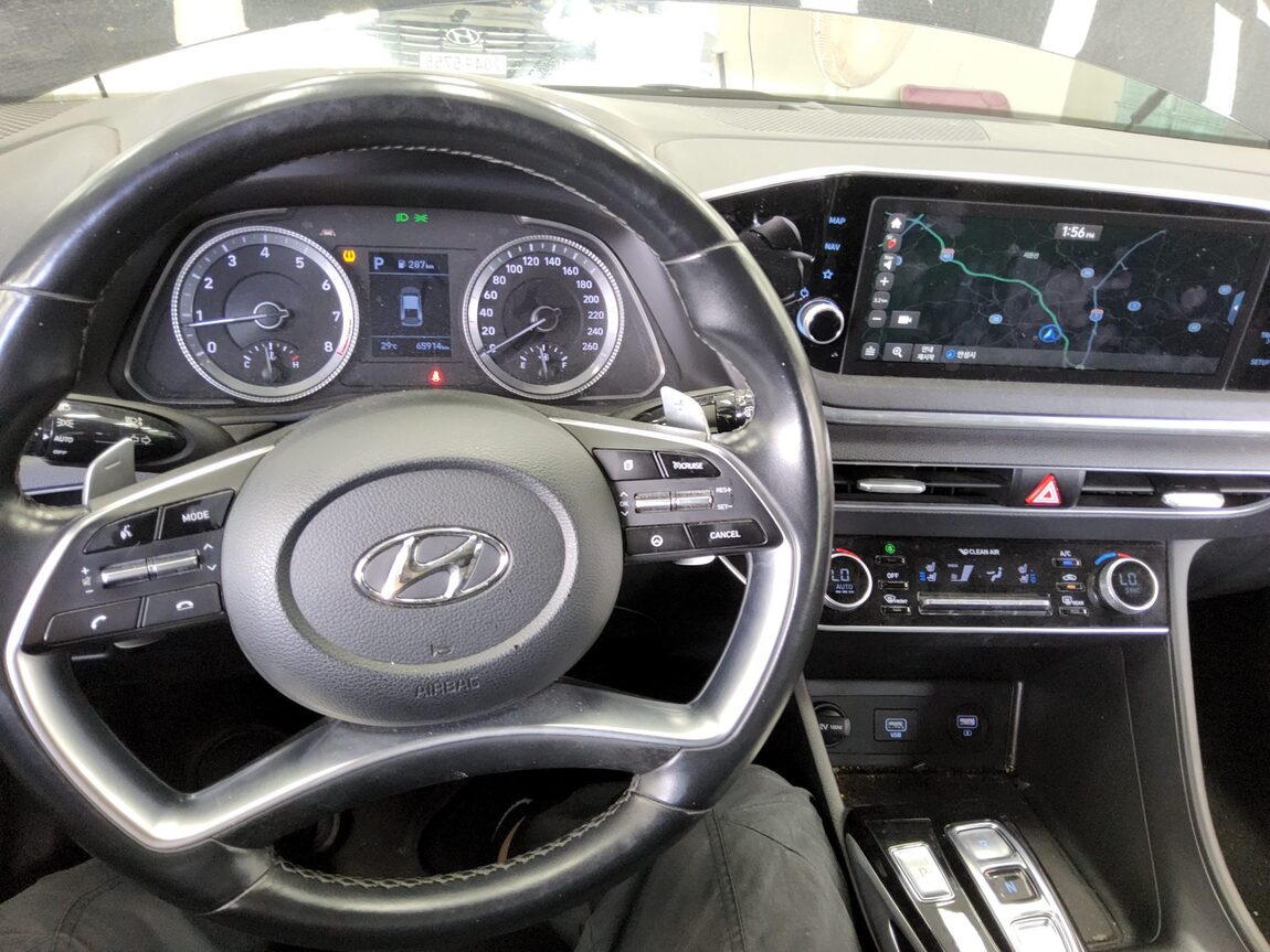 HYUNDAI SONATA (DN8) G2.0 PREMIUM FAMILY 2021 - zdjęcie 17