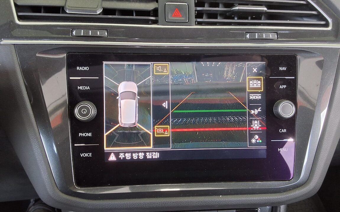 VOLKSWAGEN TIGUAN (2ND GEN) 2.0 TDI PRESTIGE 2018 - zdjęcie 19