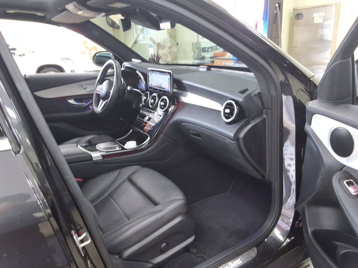 MERCEDES-BENZ GLC-CLASS GLC 300e 4MATIC 2021 - zdjęcie 15
