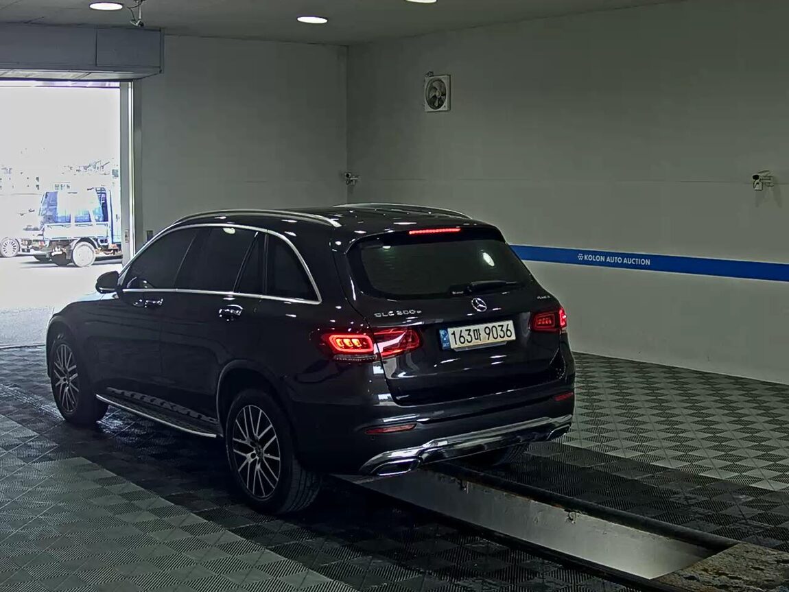 MERCEDES-BENZ GLC-CLASS GLC 300e 4MATIC 2021 - zdjęcie 6
