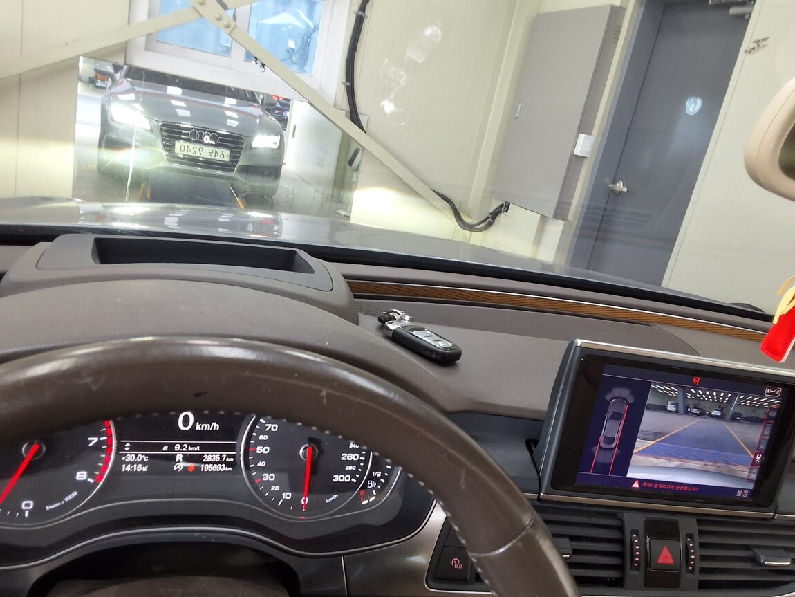 AUDI A7 3.0 TFSI QUATTRO PRESTIGE 2014 - zdjęcie 24