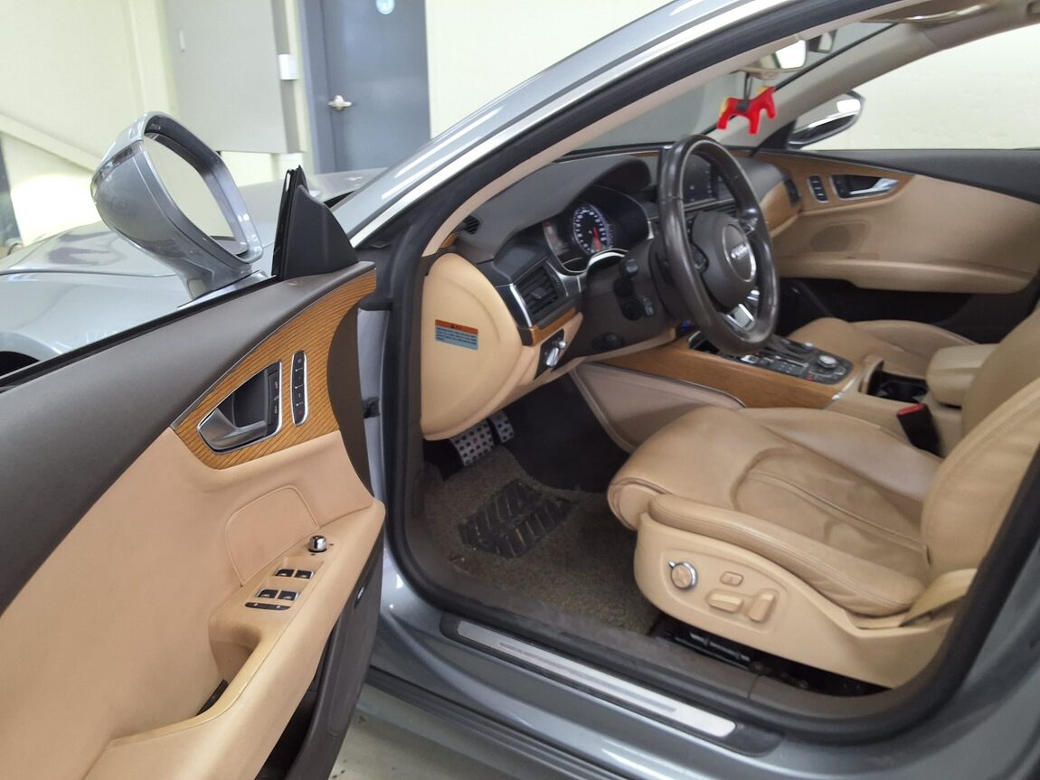 AUDI A7 3.0 TFSI QUATTRO PRESTIGE 2014 - zdjęcie 11