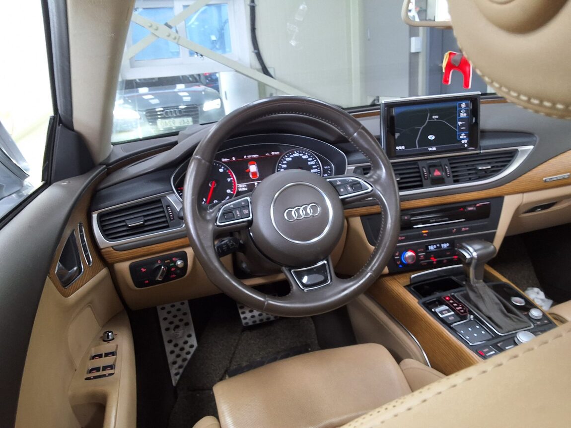 AUDI A7 3.0 TFSI QUATTRO PRESTIGE 2014 - zdjęcie 12