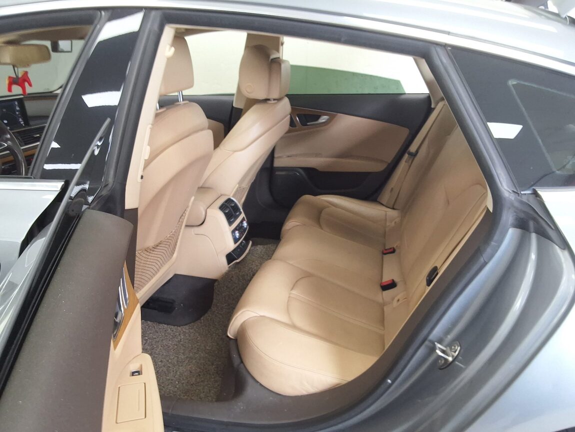 AUDI A7 3.0 TFSI QUATTRO PRESTIGE 2014 - zdjęcie 13