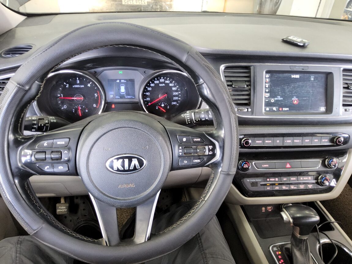 KIA THE NEW CARNIVAL 9-SEATER DIESEL LUXURY 2020 - zdjęcie 17