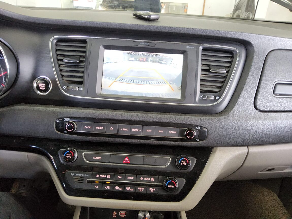 KIA THE NEW CARNIVAL 9-SEATER DIESEL LUXURY 2020 - zdjęcie 18