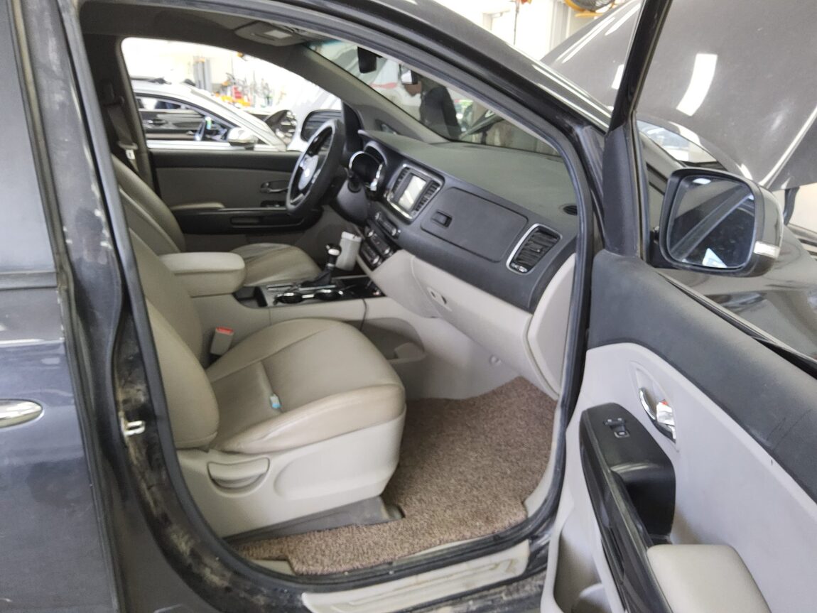 KIA THE NEW CARNIVAL 9-SEATER DIESEL LUXURY 2020 - zdjęcie 14