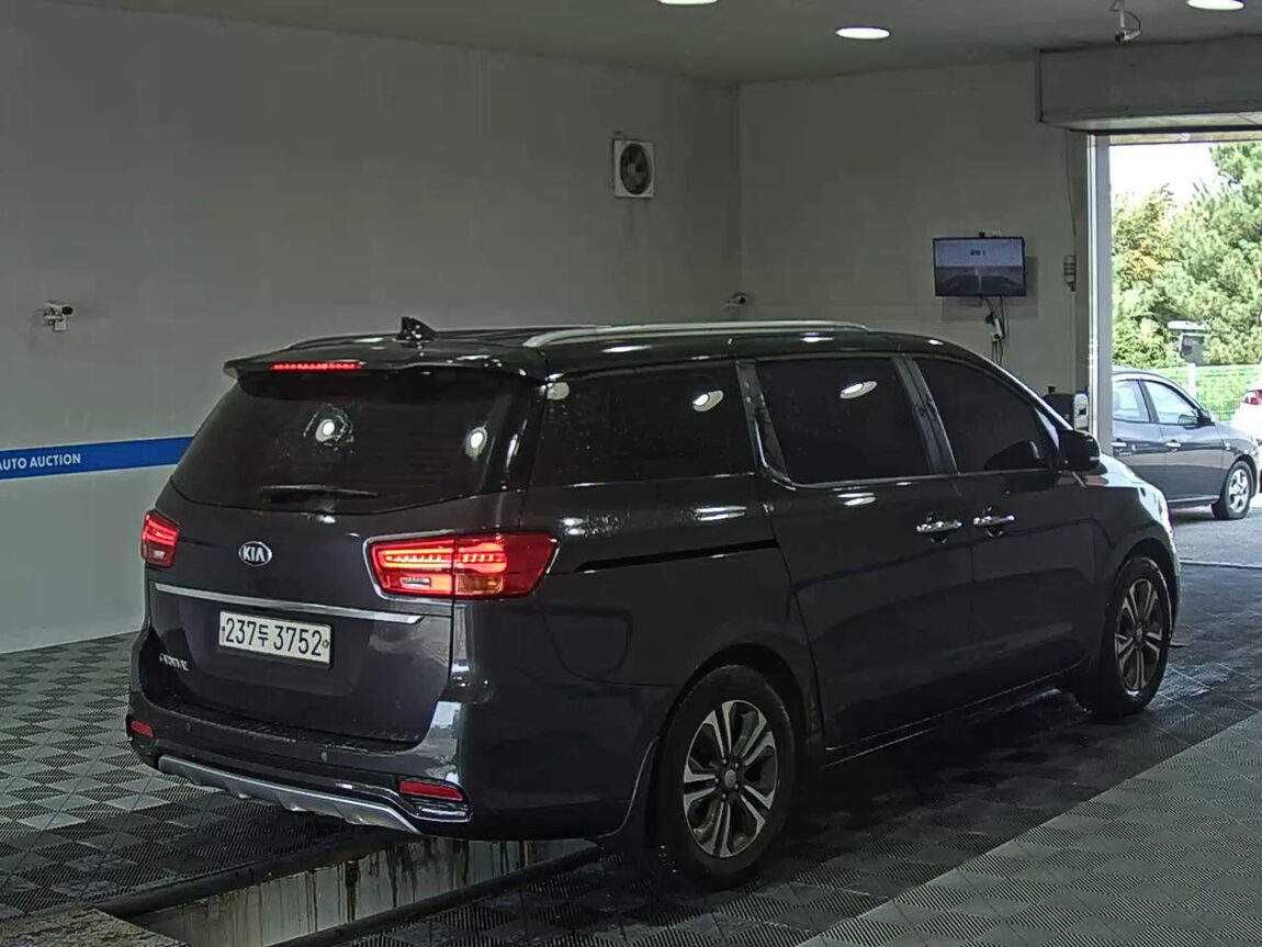 KIA THE NEW CARNIVAL 9-SEATER DIESEL LUXURY 2020 - zdjęcie 5