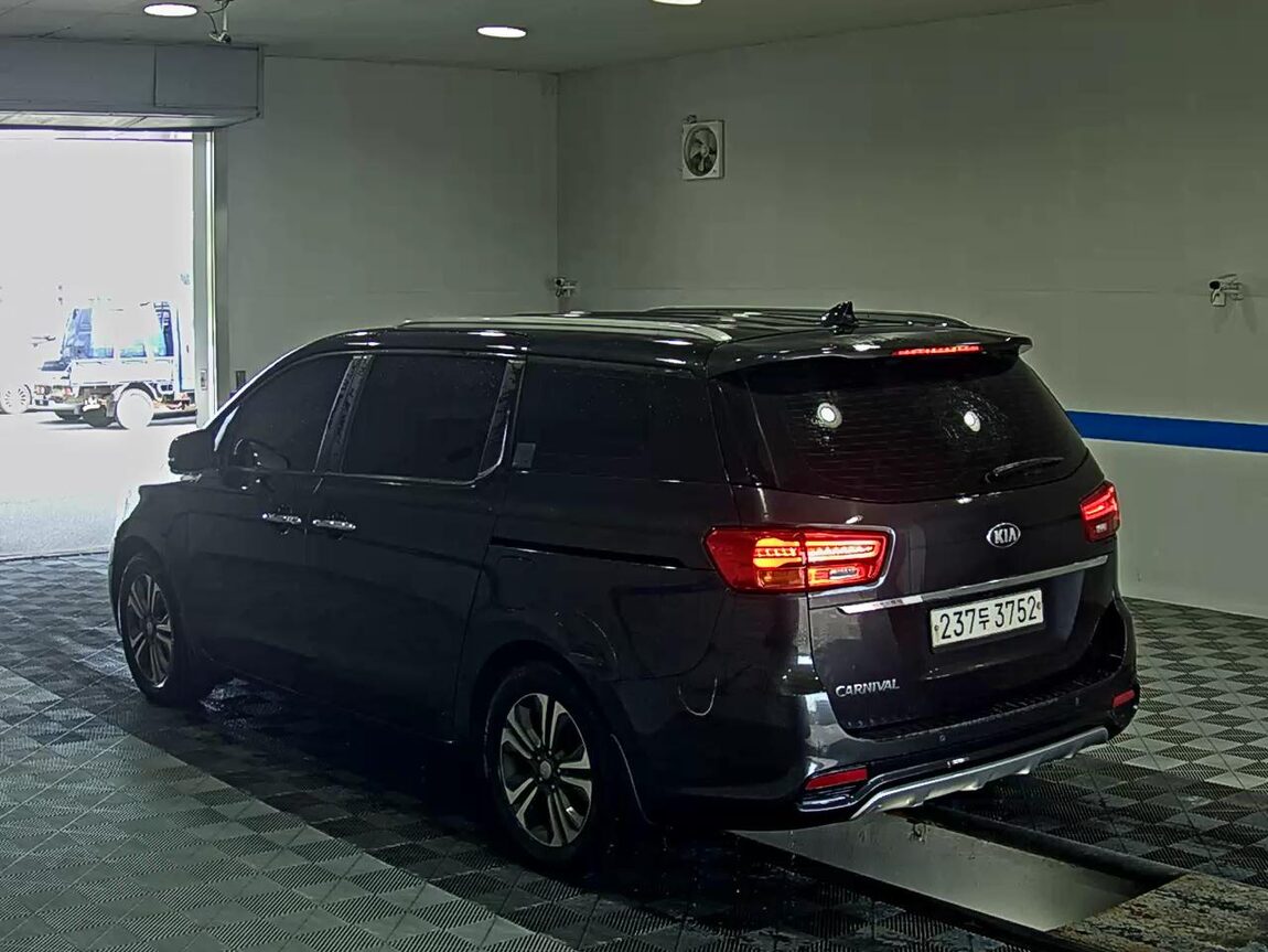 KIA THE NEW CARNIVAL 9-SEATER DIESEL LUXURY 2020 - zdjęcie 6