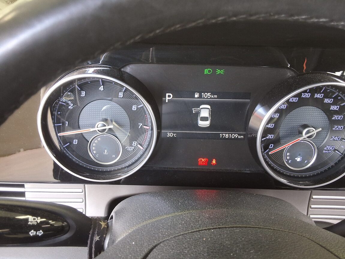 HYUNDAI THE NEW GRANDEUR IG GASOLINE 2.5 PREMIUM 2020 - zdjęcie 9