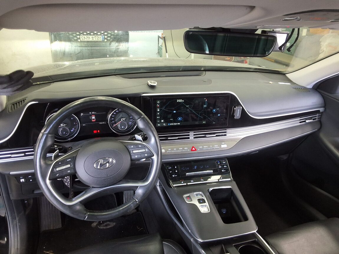 HYUNDAI THE NEW GRANDEUR IG GASOLINE 2.5 PREMIUM 2020 - zdjęcie 11