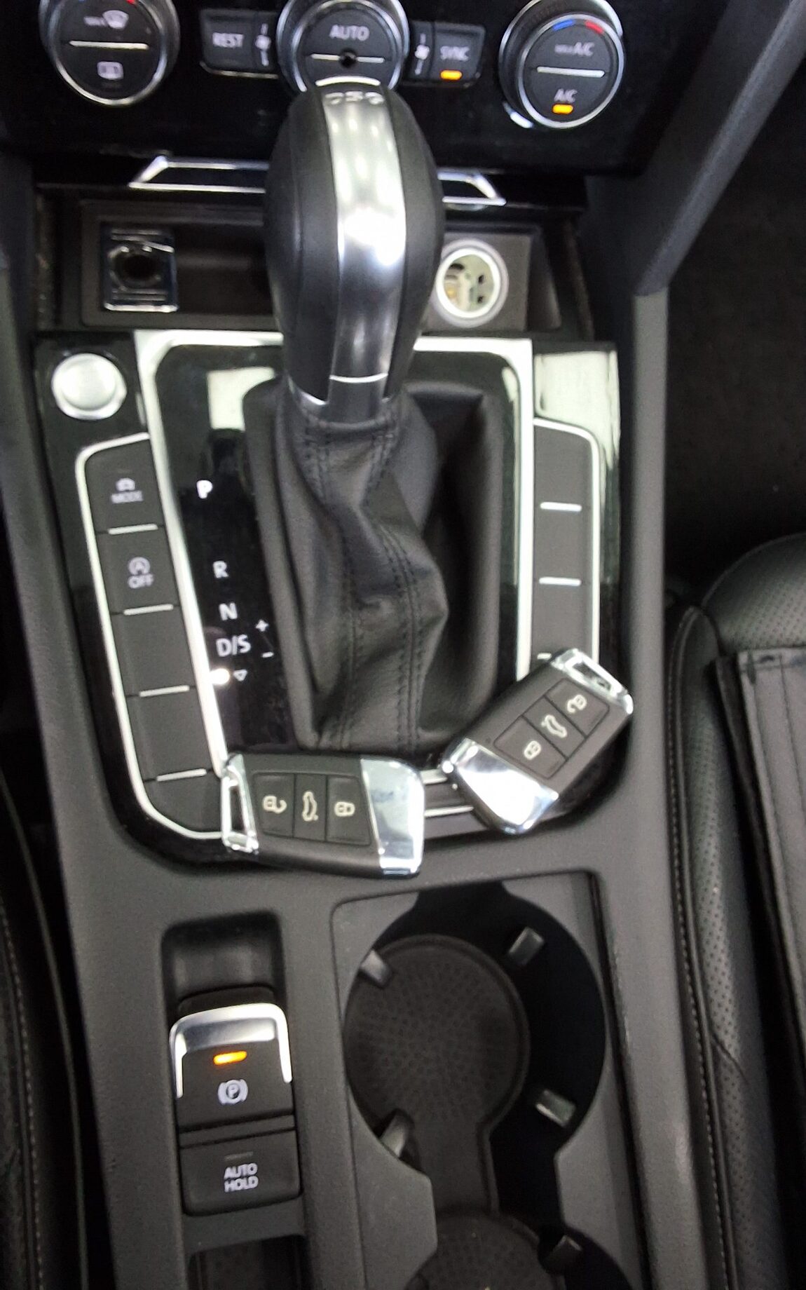 VOLKSWAGEN ARTEON 2.0 TDI ELEGANCE PREMIUM 2019 - zdjęcie 20