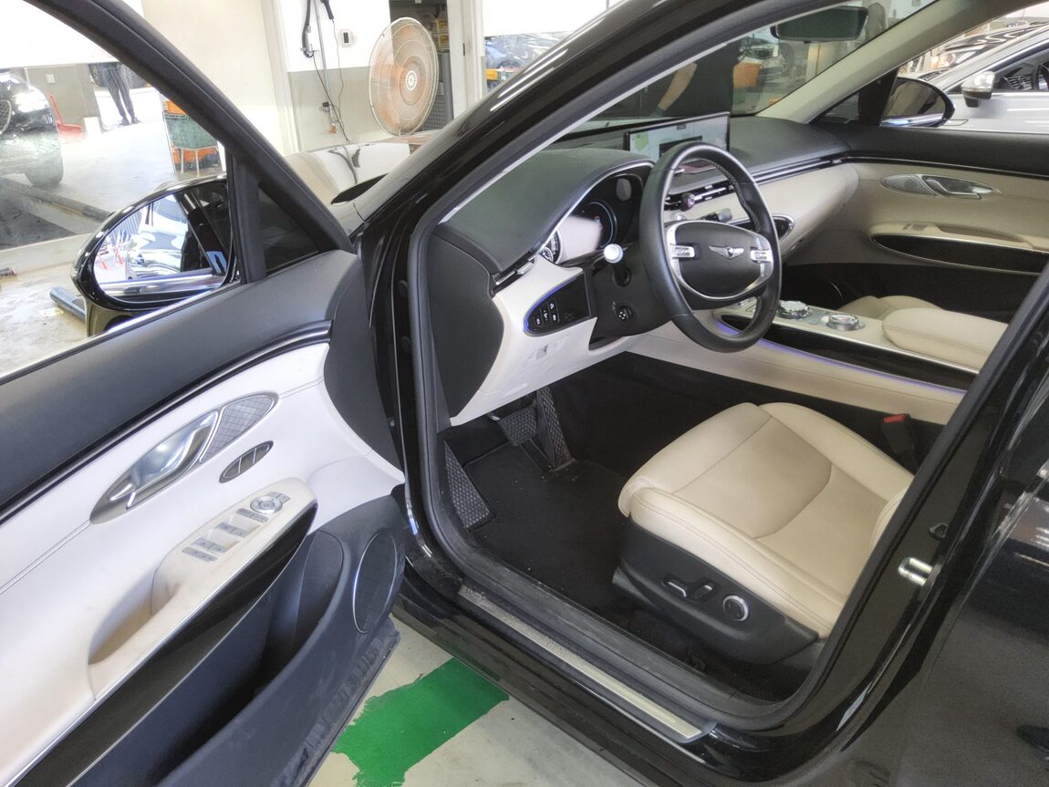 GENESIS GV70 2.2 DIESEL AWD BASE MODEL 2023 - zdjęcie 10