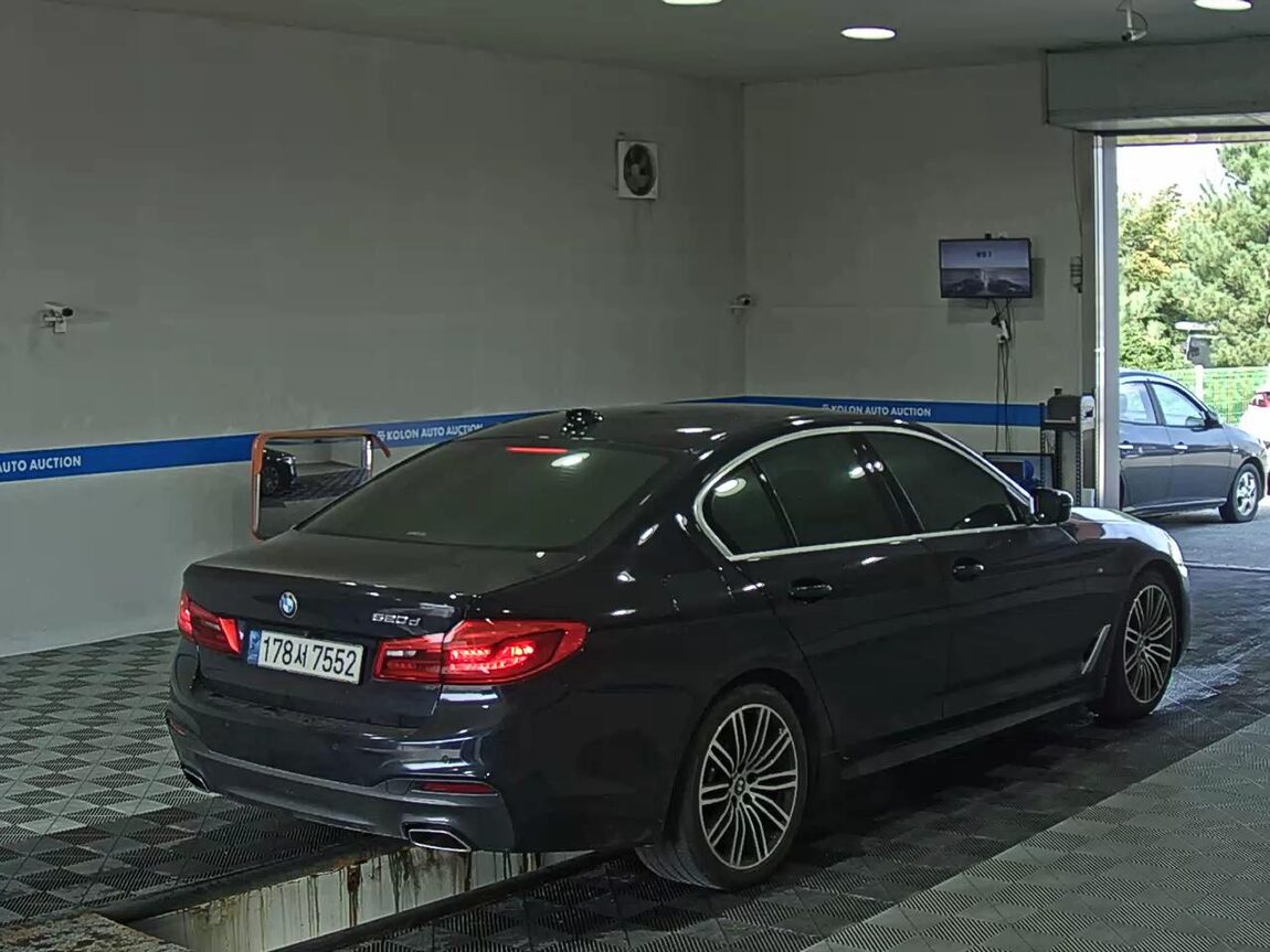 BMW 5 SERIES (7TH GEN) 520d M SPORT PACK PLUS 2020 - zdjęcie 5