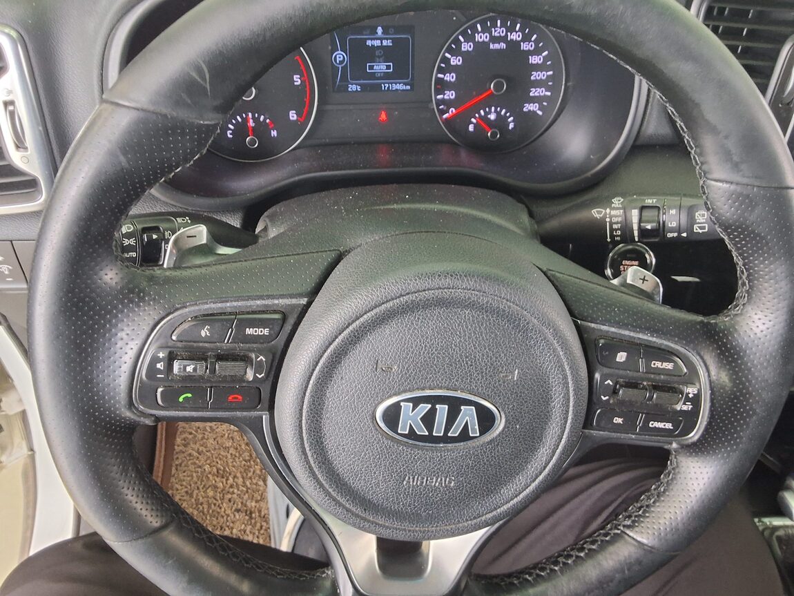 KIA NEW SPORTAGE R2.0 2WD NOBLESSE 2016 - zdjęcie 17