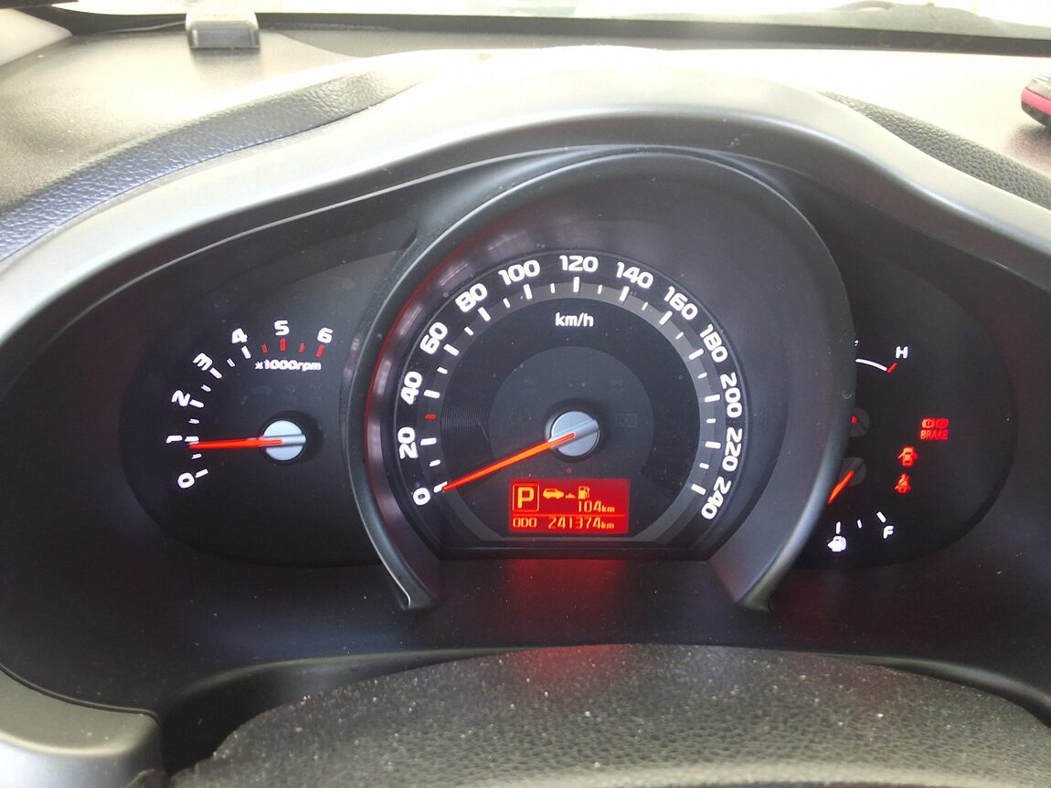 KIA THE NEW SPORTAGE R DIESEL R2.0 2WD TRENDY 2015 - zdjęcie 10