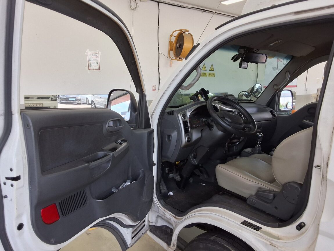 KIA BONGO III CARGO FREEZER BOX TRUCK 1 TON KING CAB 2015 - zdjęcie 10