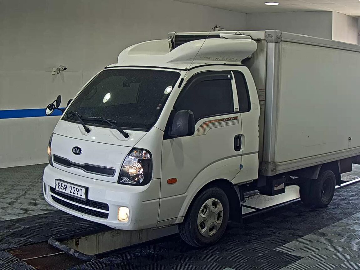 KIA BONGO III CARGO FREEZER BOX TRUCK 1 TON KING CAB 2015 - zdjęcie 2