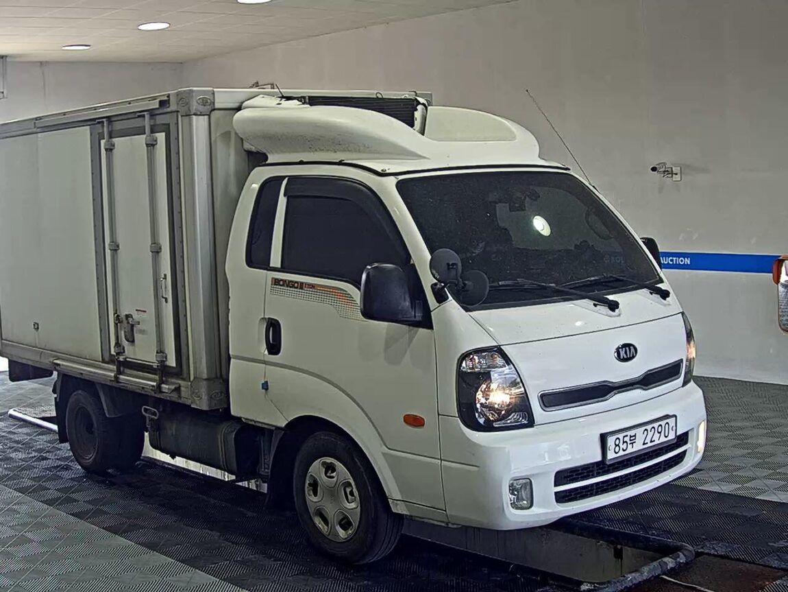 KIA BONGO III CARGO FREEZER BOX TRUCK 1 TON KING CAB 2015 - zdjęcie 3