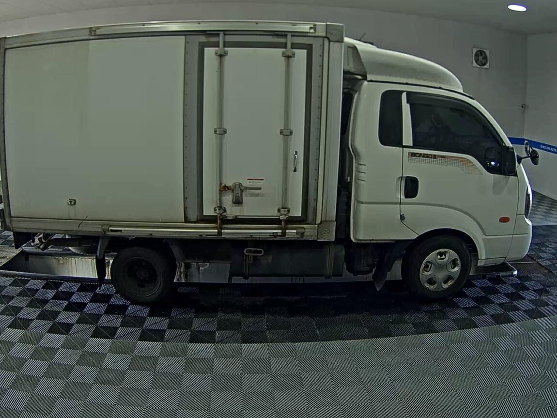 KIA BONGO III CARGO FREEZER BOX TRUCK 1 TON KING CAB 2015 - zdjęcie 4