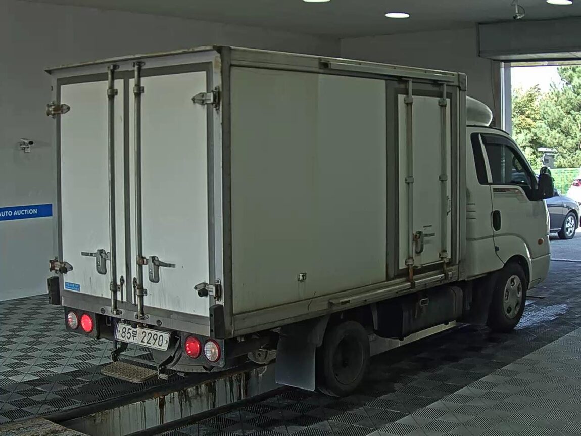 KIA BONGO III CARGO FREEZER BOX TRUCK 1 TON KING CAB 2015 - zdjęcie 5