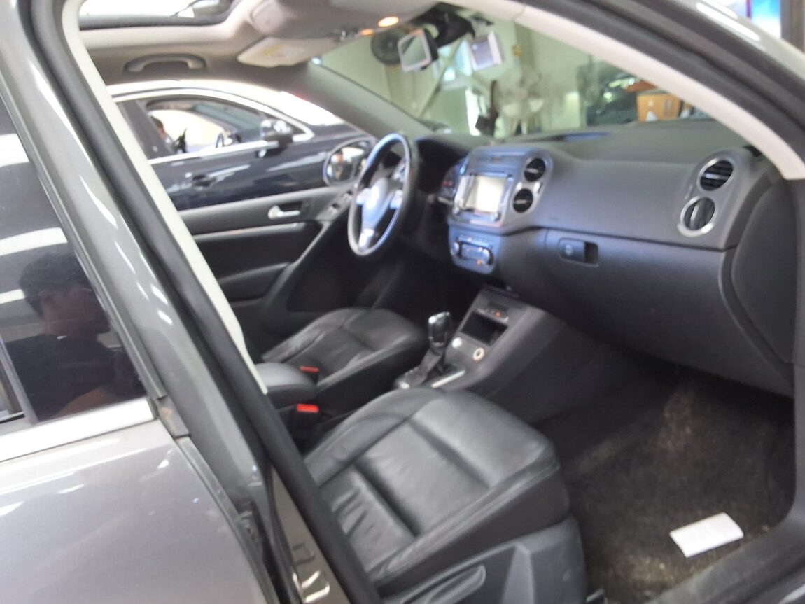 VOLKSWAGEN TIGUAN 2.0 TDI BLUEMOTION PREMIUM 2015 - zdjęcie 15