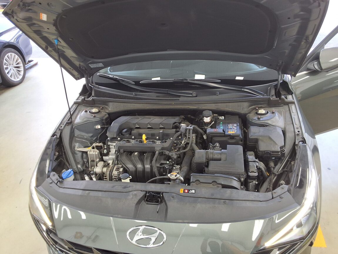 HYUNDAI AVANTE (CN7) 1.6 GASOLINE INSPIRATION 2021 - zdjęcie 18