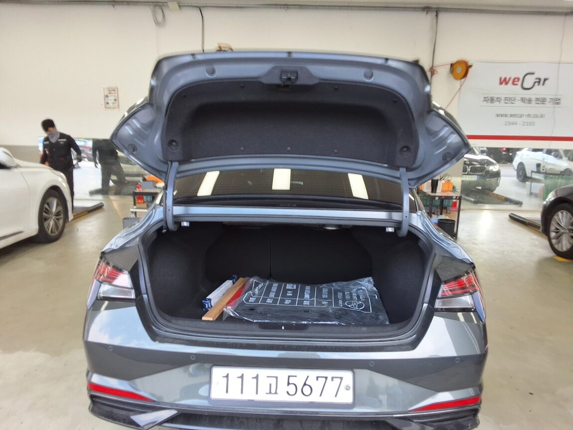 HYUNDAI AVANTE (CN7) 1.6 GASOLINE INSPIRATION 2021 - zdjęcie 15